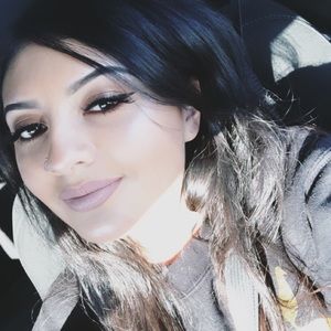 Meet your Posher, Edith